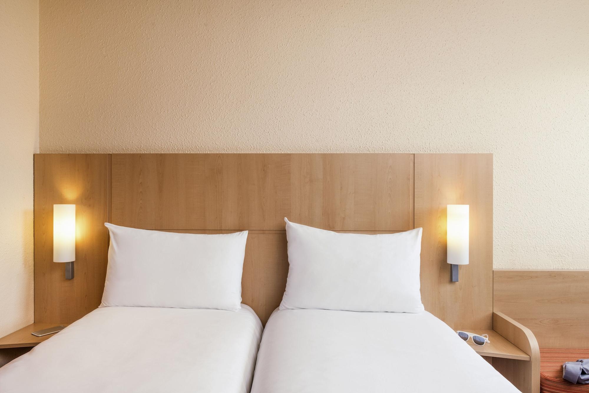 Ibis Cergy Pontoise Le Port Hotel Exterior foto