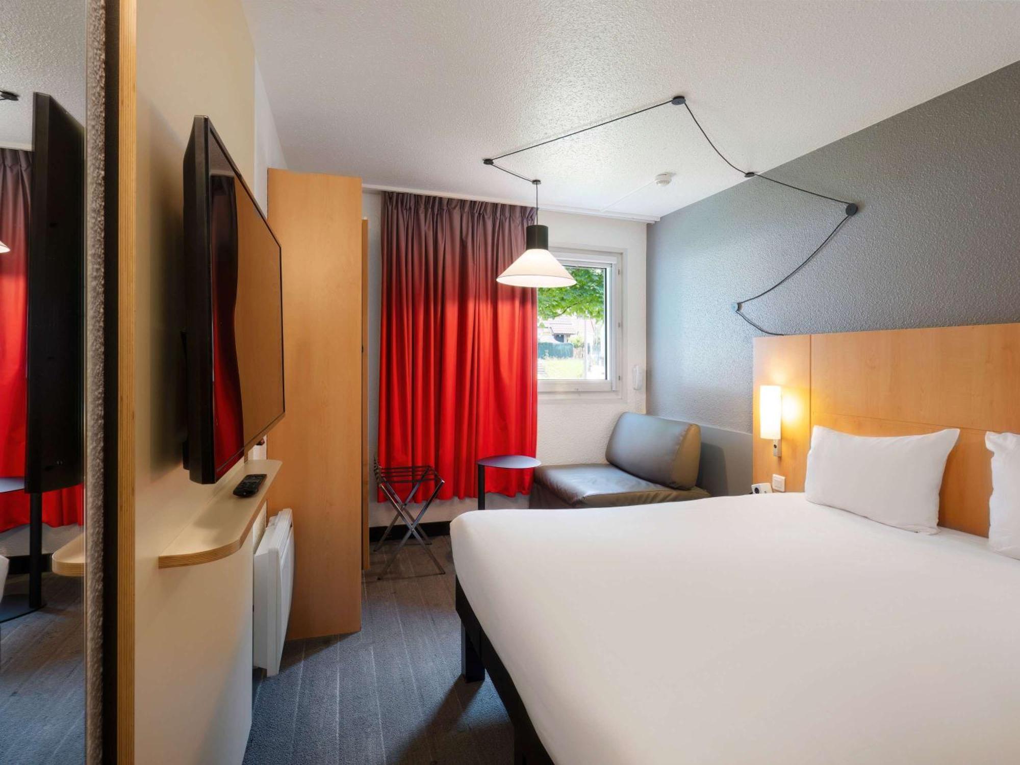 Ibis Cergy Pontoise Le Port Hotel Exterior foto