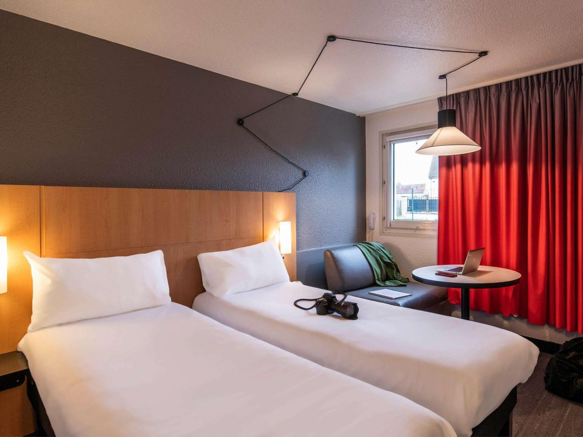 Ibis Cergy Pontoise Le Port Hotel Exterior foto