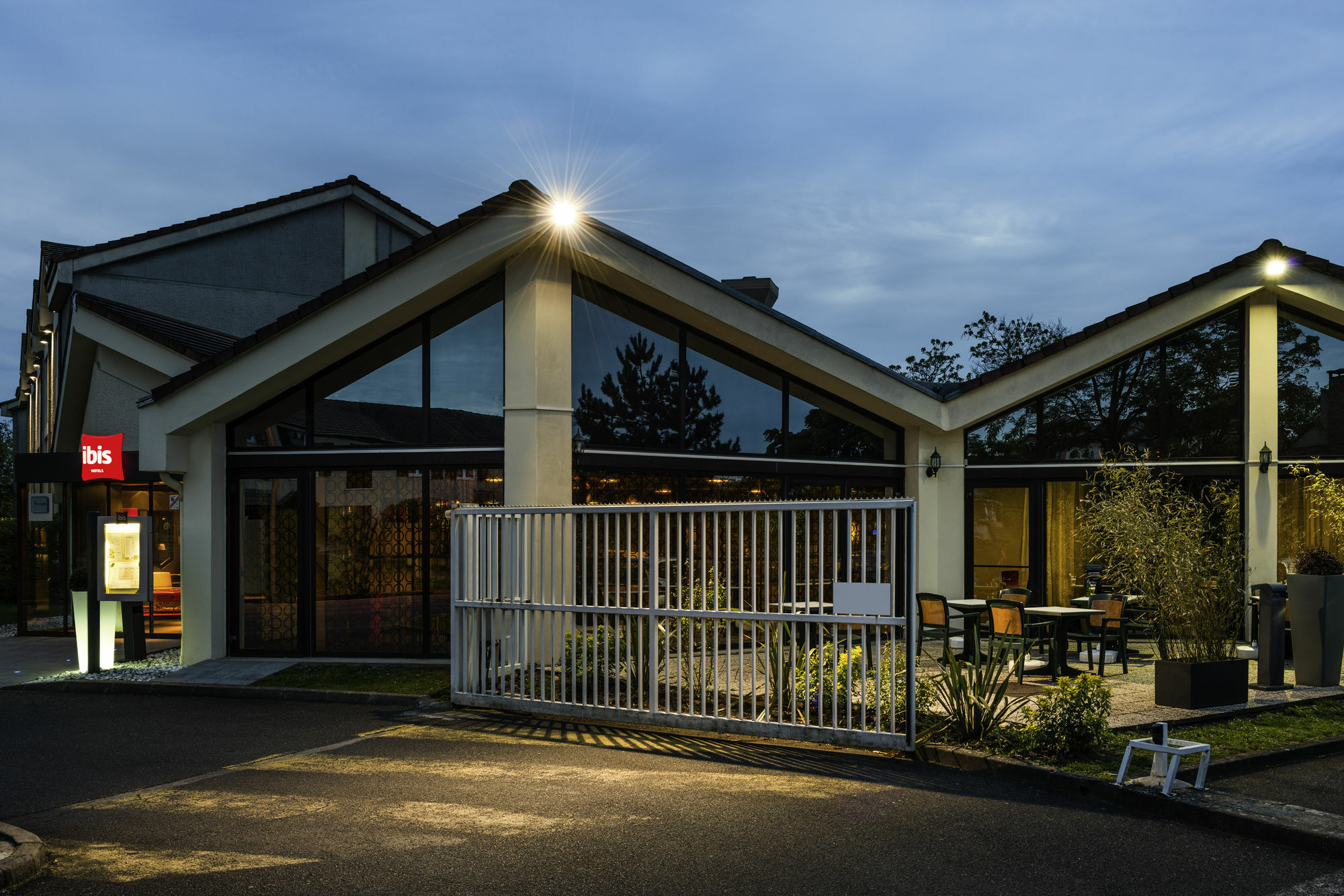 Ibis Cergy Pontoise Le Port Hotel Exterior foto